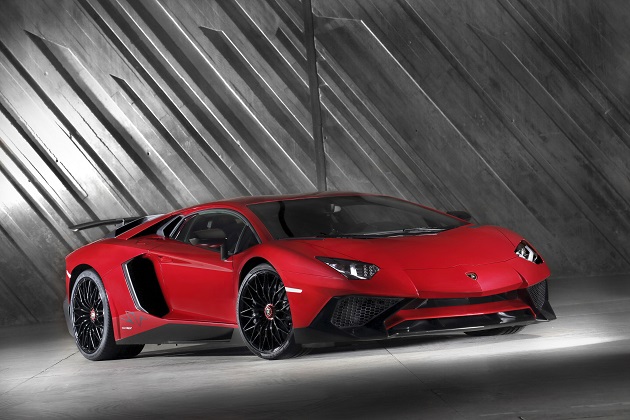 出典:http://jp.autoblog.com/2015/04/25/lamborghini-aventador-sv-production-600-official/