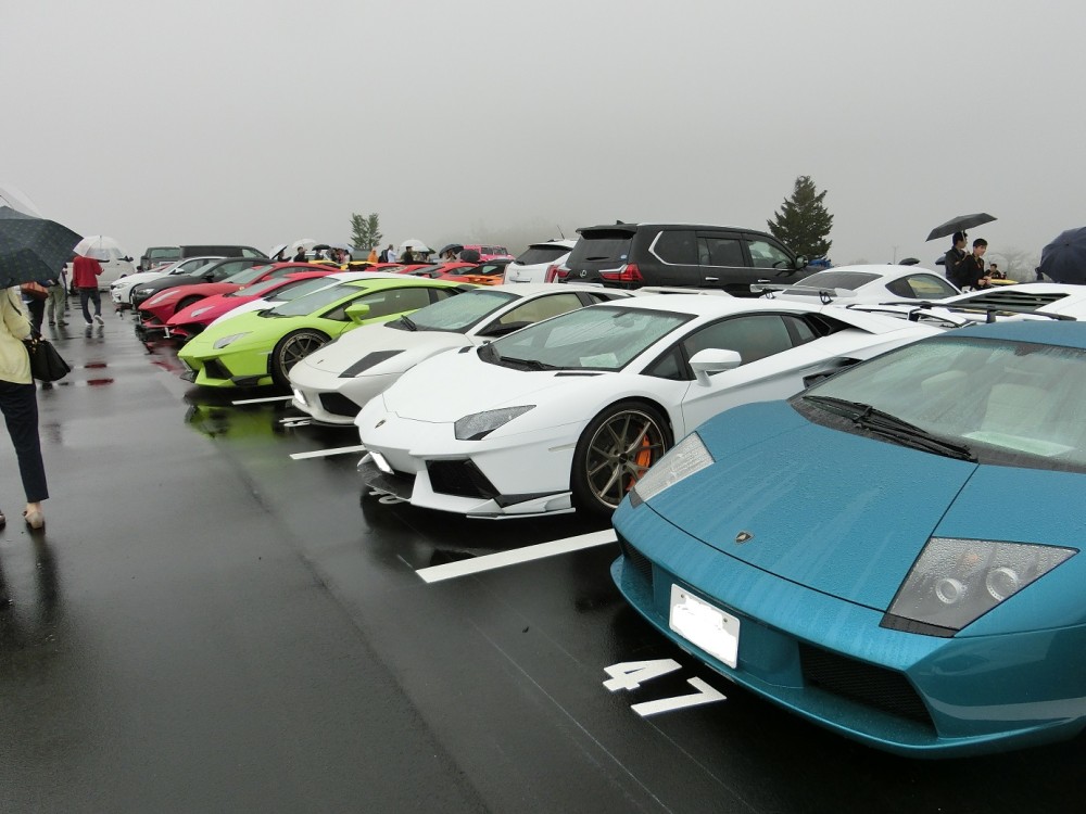 ランボルギーニ駐車場