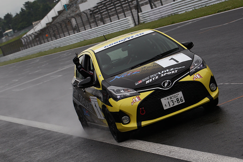ヴィッツレース車両