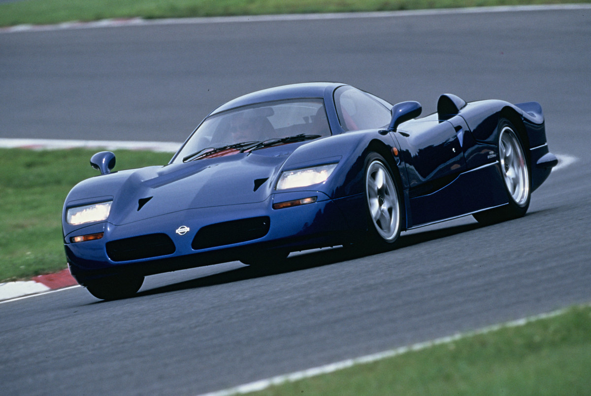 出典:http://gtspirit.com/2016/03/06/remarkable-cars-nissan-r390-gt1/