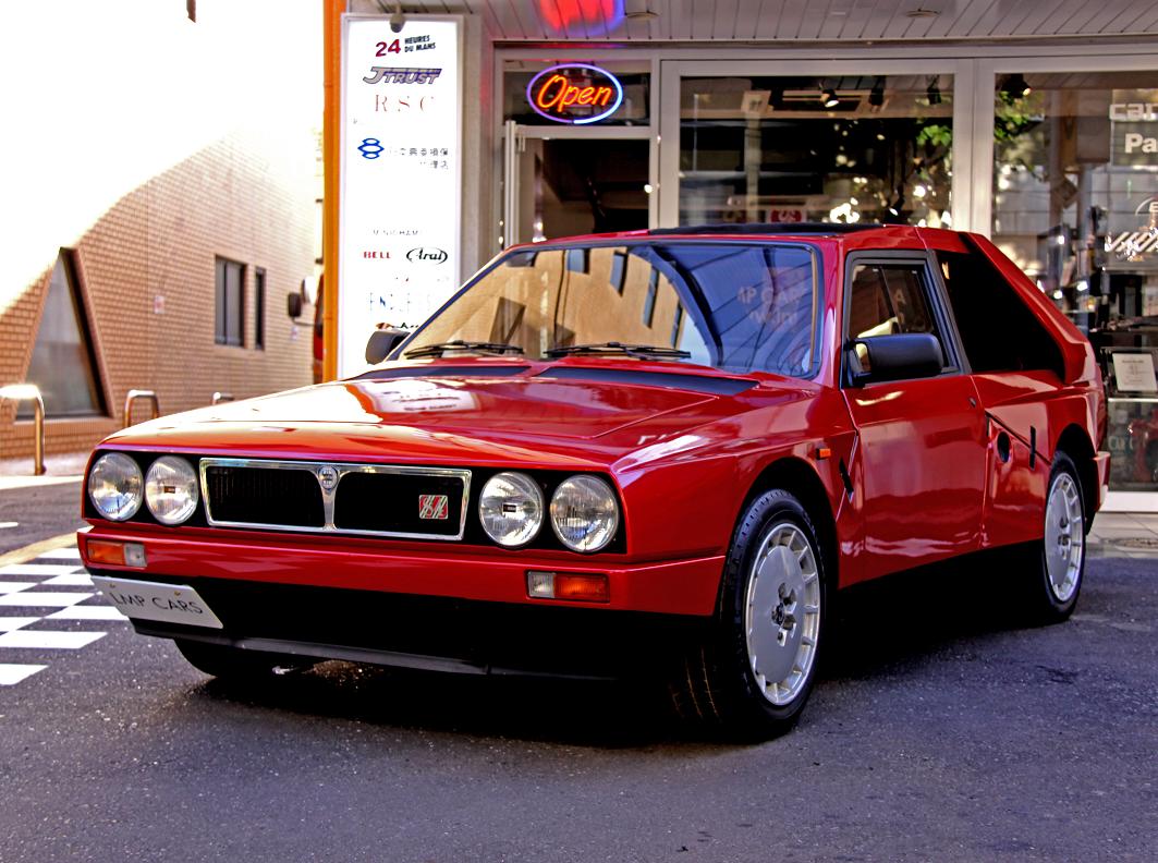 出典:http://www.lmpcars.com/20090906/lancia-delta-s4-stradale-2/