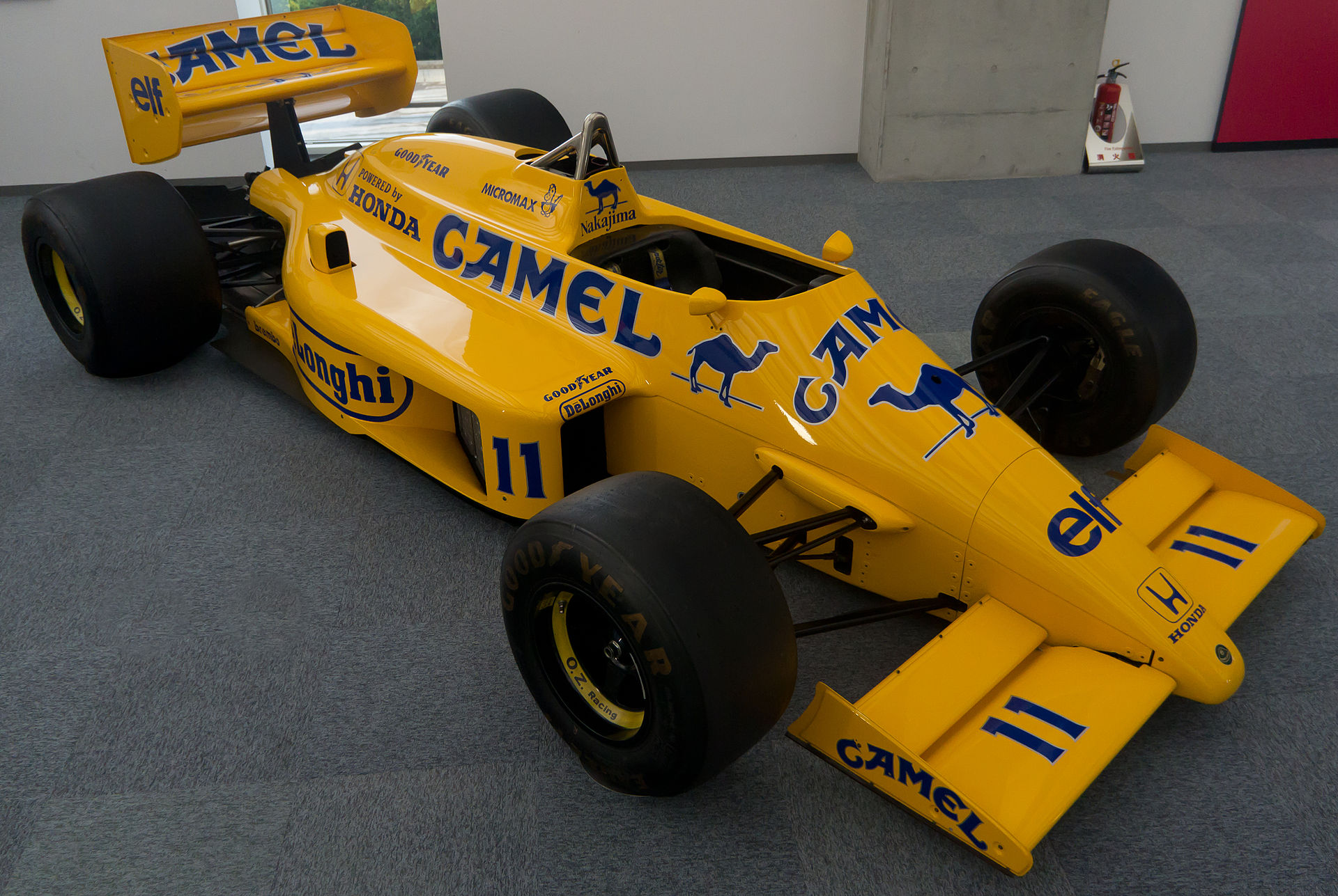 父:悟が1987年に乗ったロータス99Tホンダ(出典:https://ja.wikipedia.org/wiki/)