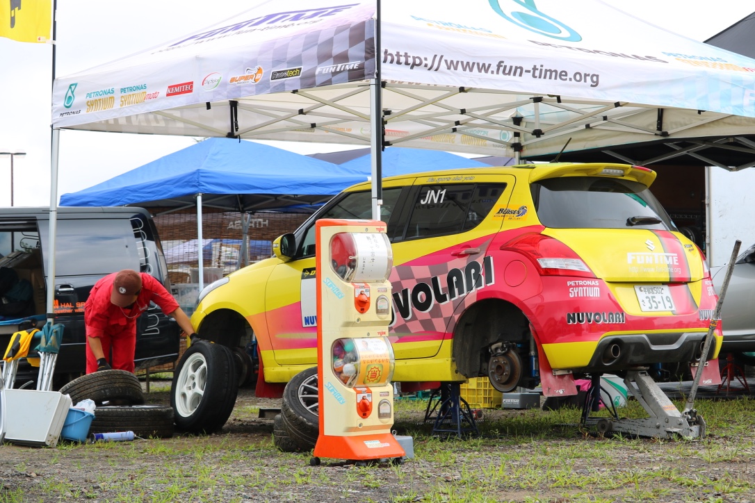 ラリー JN1 サービス ヌボラーリ
