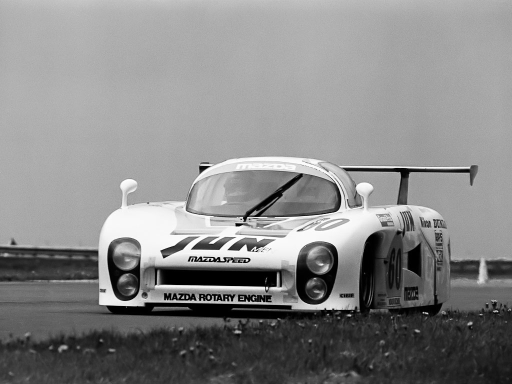 出典:http://www.pistonudos.com/reportajes/mazda-717c-le-mans-1983/