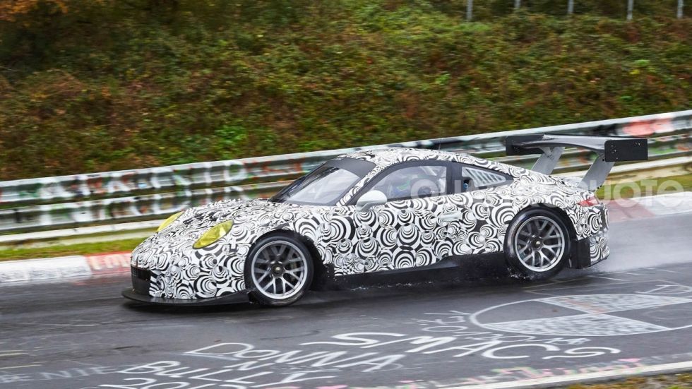 出典:http://www.foxsports.com/motor/story/spy-shots-2015-porsche-911-gt3-r-testing-at-nurburgring-110814