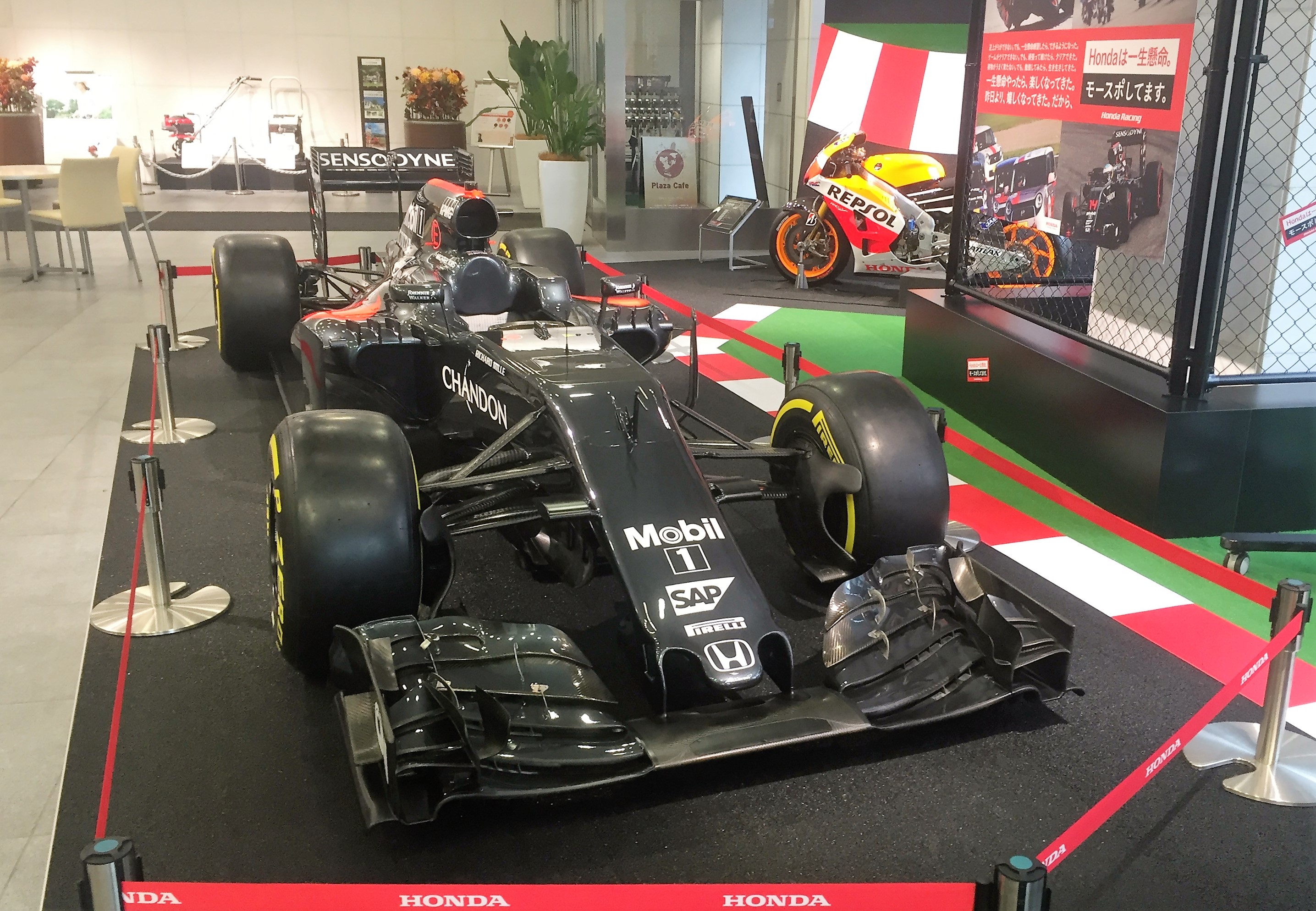 MP4-31 展示