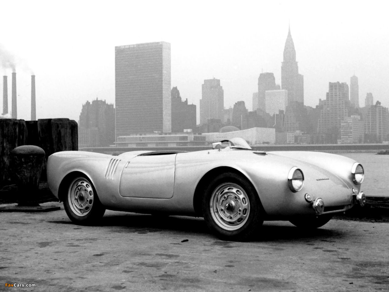 出典:http://auto.е-импорт.рф/images1/porsche-550-rs-5.jpg