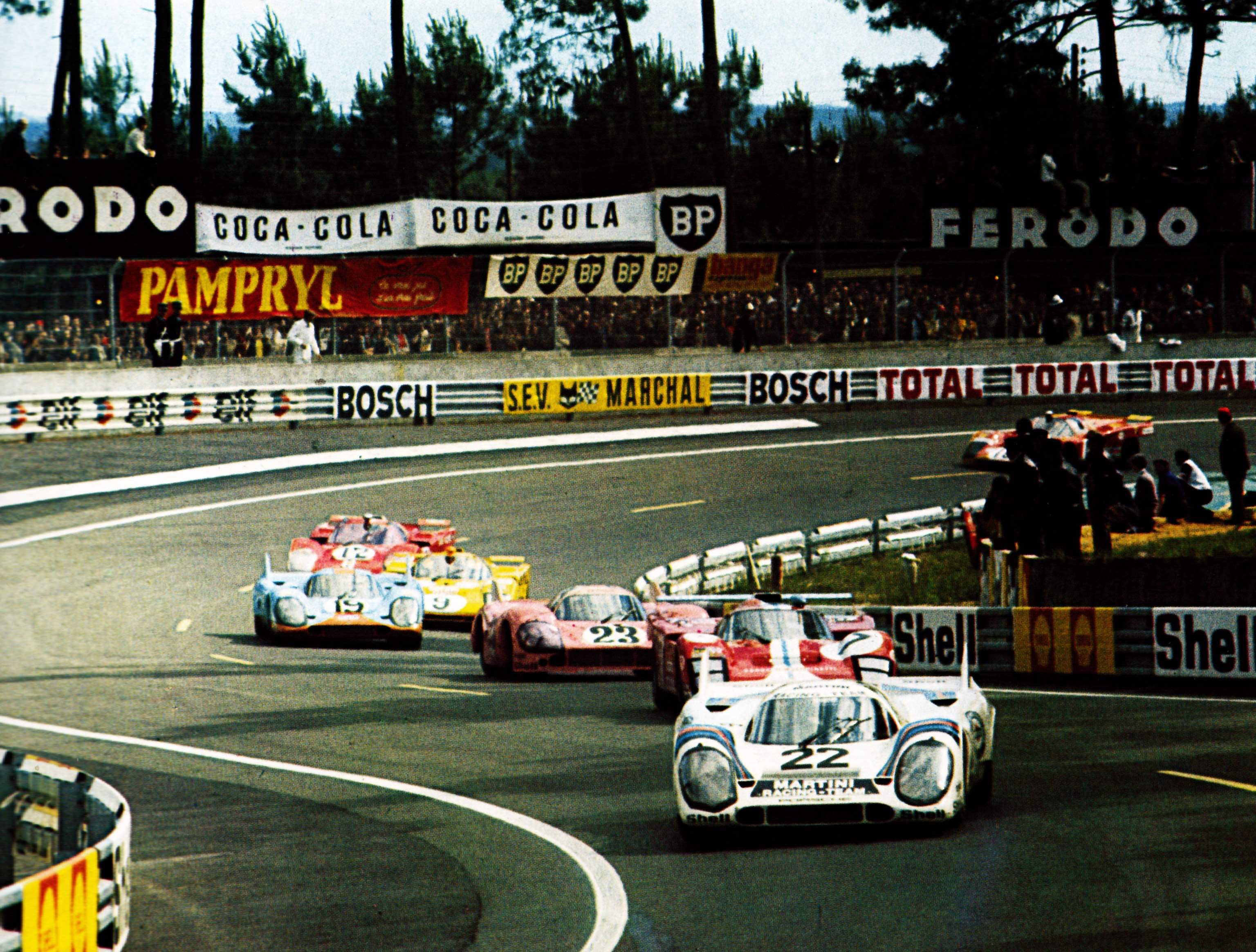 出典:https://carloscastella.files.wordpress.com/2014/03/1971-le-mans.jpg