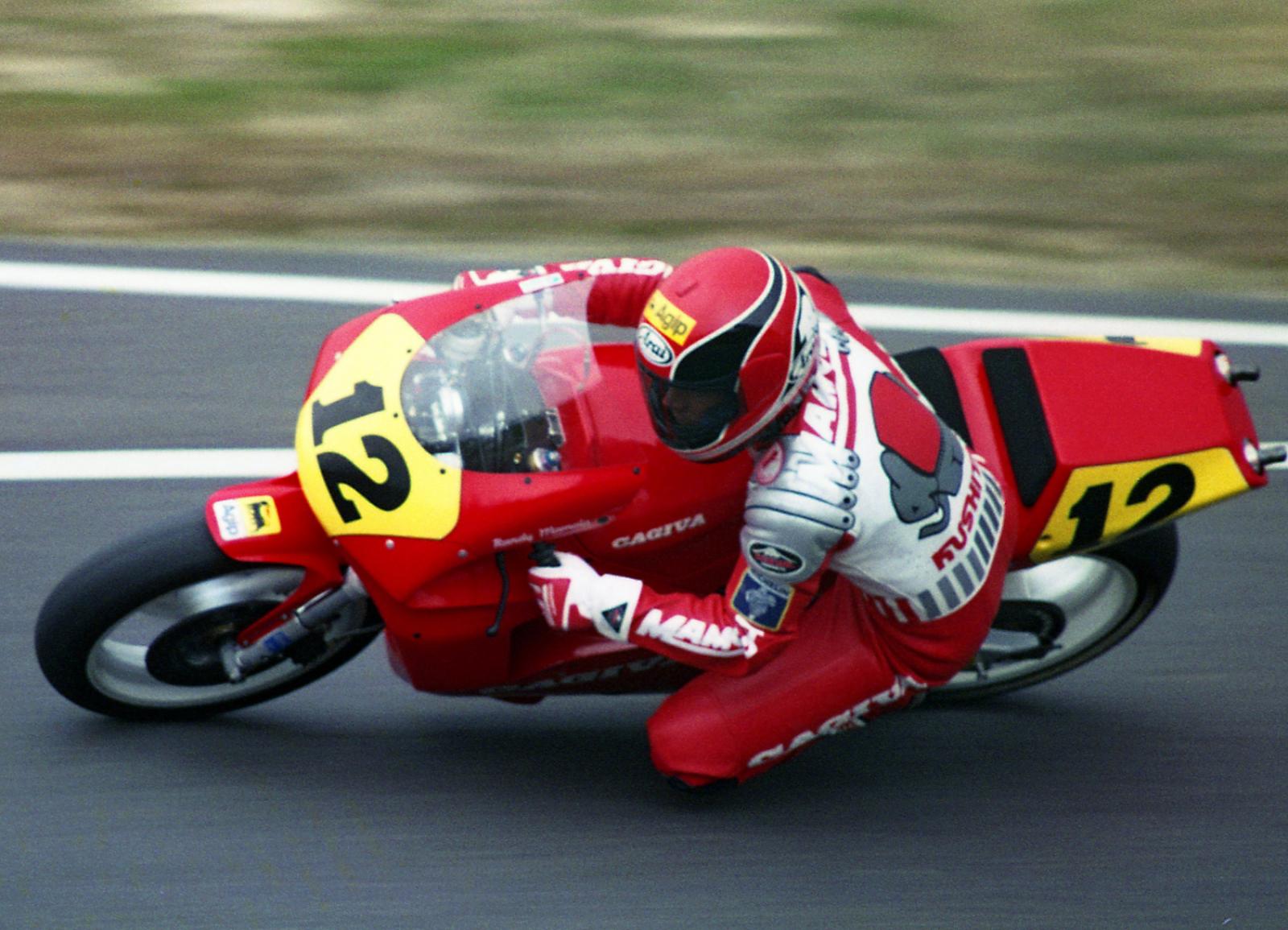 出典:http://moto.zombdrive.com/ducati/1989-ducati-350-f3.html