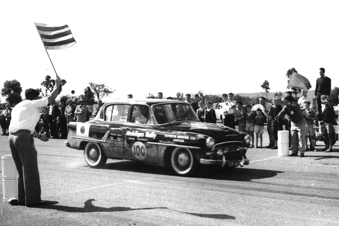 出典:http://gazoo.com/car/history/Pages/car_history_084.aspx