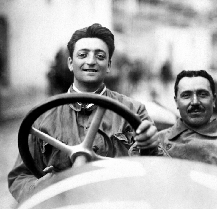 出典:http://myautoworld.com/ferrari/cars/history/company/enzo/enzo.html