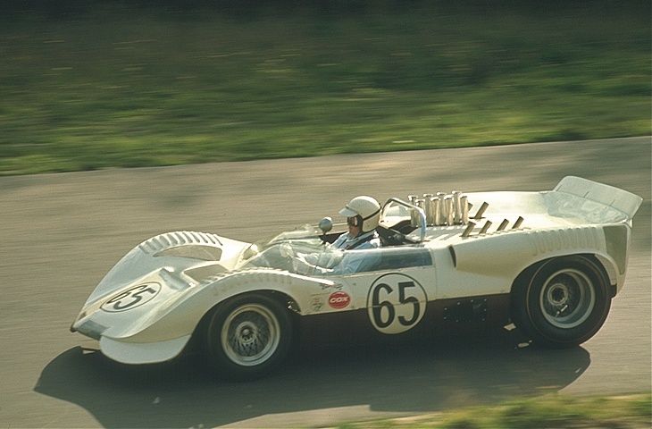 出典:https://www.autodrome-cannes.com/Chaparral_2C_b.jpg