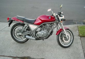 時代遅れなバイクを新車で出す。ヤマハがSRX400/600で挑戦したこと。