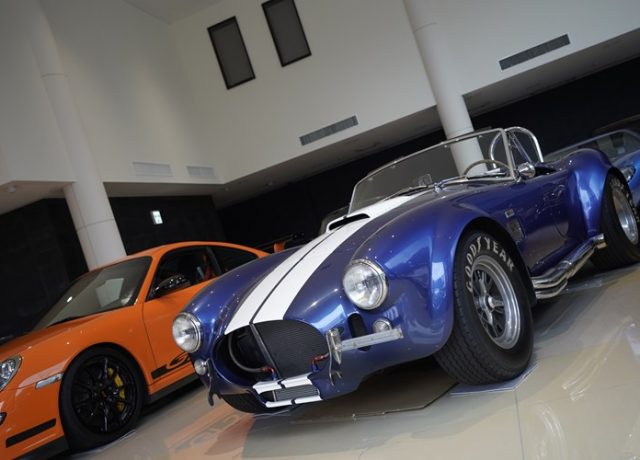 最新のクルマに負けないパワー！アメリカンマッスルACコブラ427の中古車は今いくらで買えるの？
