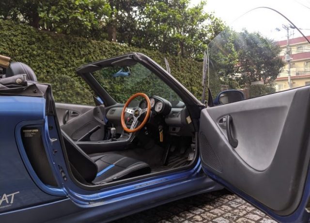 車内にケーブルが見えてるのはダサい！DIYでホンダ・ビートの配線隠し！