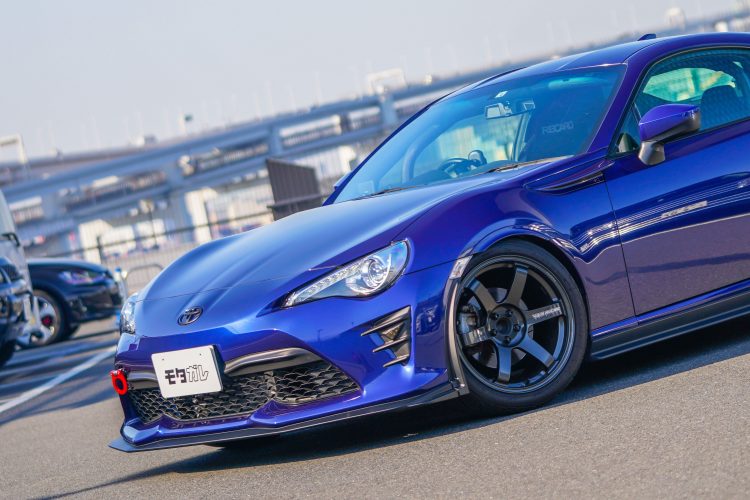 ターボーレーシング　車　青モデル 新型より断然旧型!?300万円で買った中古の86ターボを徹底検証