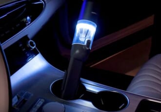 車内掃除の2大盲点を解消。LEDライト×高性能HEPAフィルター搭載のハンディクリーナー「ルミロック」がMakuakeに登場！